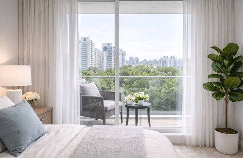 Toronto Entertainment District Apartment | Central Harbourfront 2BR Near Union Station