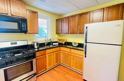 Lakewood Apartment | Central Lakewood 3bdrm townhouse