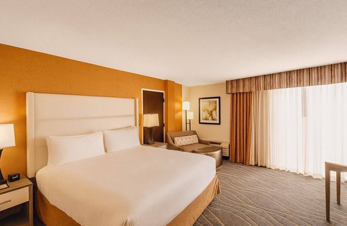 South Portland Hotel | Central Location: Free Airport Shuttle and Free Parking | Indoor Swimming Pool