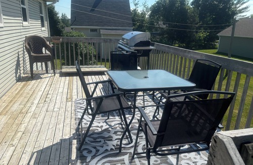Cornwall House | Central PEI location minutes to golf and beaches.