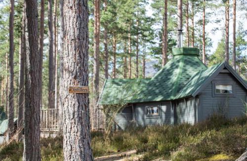 Logie Coldstone Ski Chalet | Chalet Distiller's Bothy by Interhome