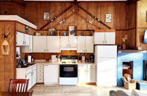 Bessemer House | Chalet-Style Retreat – Sauna, Fireplace + Outdoor Firepit near Big Powderhorn