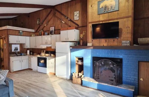 Bessemer House | Chalet-Style Retreat – Sauna, Fireplace + Outdoor Firepit near Big Powderhorn