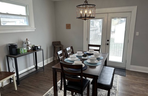Hamilton House | Champion's Retreat - Quiet but convenient house in Hamilton
