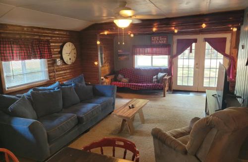 Oscoda House | Chappy's Cabin - Cute and Comfy with AC!
