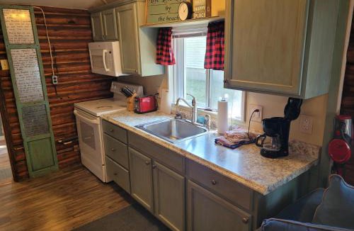 Oscoda House | Chappy's Cabin - Cute and Comfy with AC!