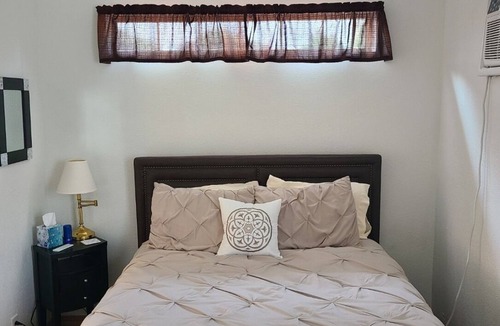 Los Ranchos de Albuquerque House | Charming three room casita in the heart of Los Ranchos de ABQ - Pets Welcome