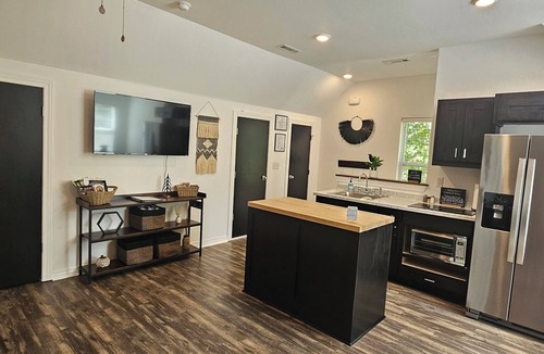 Bella Vista House | Charming 1 bd/1 bath Loft w/garage on Down Under Trail
