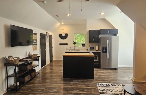 Bella Vista House | Charming 1 bd/1 bath Loft w/garage on Down Under Trail