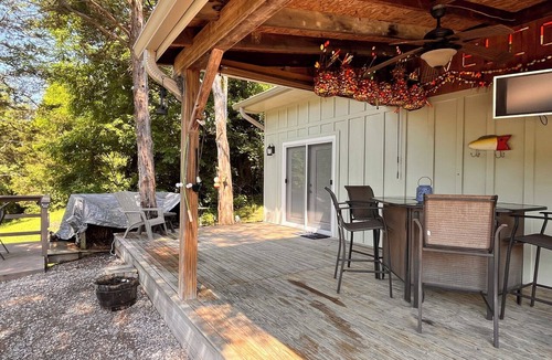 Foster Cottage | Charming 1-bdrm, lake cottage-close to the Arc Encounter