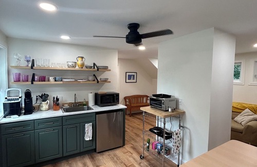Willard Apartment | Charming 1-bedroom apartment in lovely South Portland with AC, WiFi