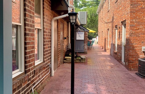 Zionsville Apartment | Charming 1-bedroom apartment with AC, WiFi on Main Street in Zionsville