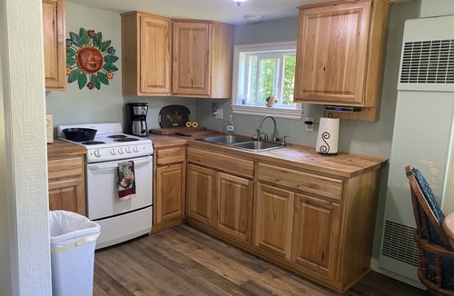 Port Hope Cabin | Charming 1-bedroom cabin in Port Hope-PET FRIENDLY with WIFI 😃