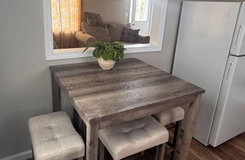 Plentywood House | Charming 1-bedroom house in Plentywood with pull out couch and air mattress.