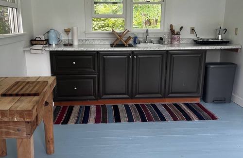 Brooksville Cottage | Charming 1-bedroom cottage in Cape Rosier