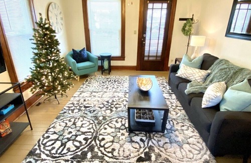 West Carrollton House | Charming 1Bed/1Bath Apartment (1st floor) *Extended Stay*
