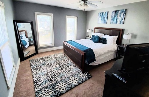 West Carrollton House | Charming 1Bed/1Bath (upstairs) apartment *Extended Stay*