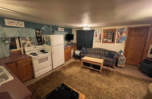 Saginaw Cabin | Charming 2-bedroom cabin on lake near Duluth MN with Air Conditioning