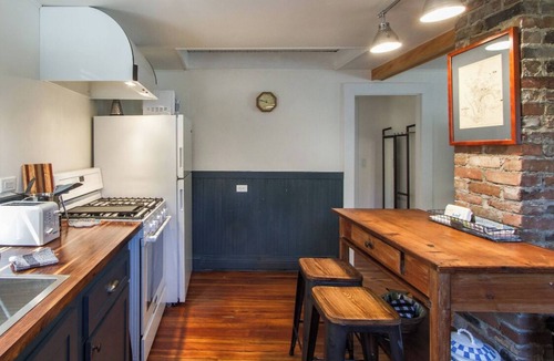 Wellfleet Cottage | Charming 2-bedroom cottage in Downtown Wellfleet