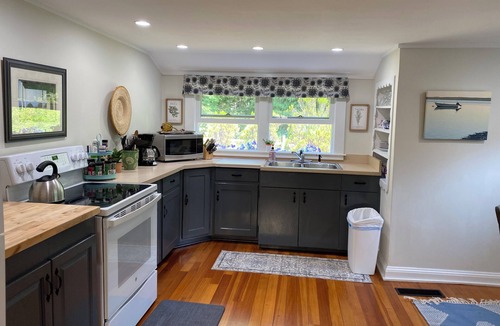 East Orleans Cottage | Charming 2-bedroom cottage in wonderful Barley Neck area of Orleans with WiFi AC
