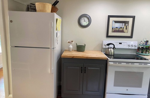 East Orleans Cottage | Charming 2-bedroom cottage in wonderful Barley Neck area of Orleans with WiFi AC