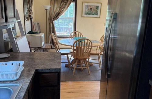 Falmouth House | Charming 2-bedroom house with AC, WiFi in lovely Falmouth
