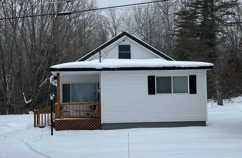 Germfask House | Charming 2-Bedroom Retreat in Curtis, Michigan