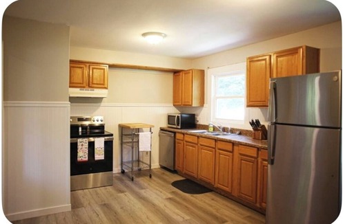 Salina House | Charming 2-bedroom updated pet-friendly home in Central Salina!