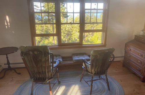 Herricks Cottage | Charming 2-bedroom cottage overlooking Penobscot Bay with WiFi