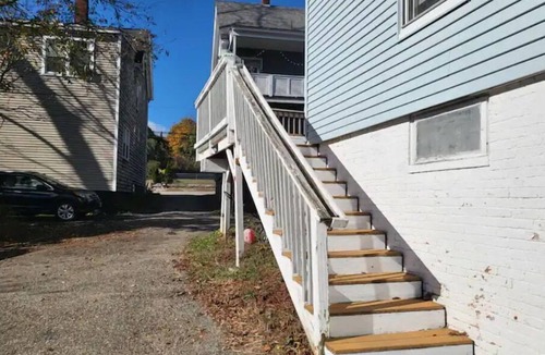 Somersworth Apartment | Charming 2 bedroom apt in downtown Somersworth. Close to highway and major shops