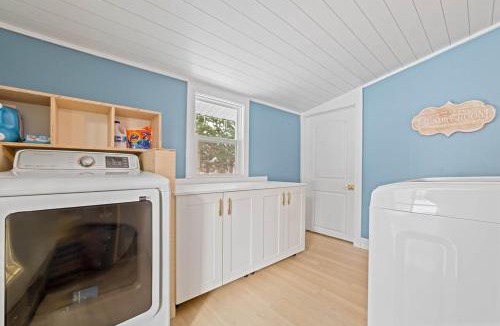Bellaire House | Charming 2BR Pet-Friendly Walk to Downtown