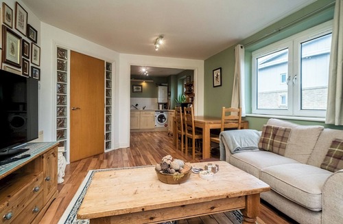 Leith Apartment | Charming 2BR w/Balcony & Free Parking - Pass the Keys