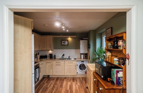 Leith Apartment | Charming 2BR w/Balcony & Free Parking - Pass the Keys