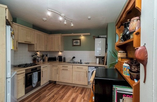 Leith Apartment | Charming 2BR w/Balcony & Free Parking - Pass the Keys