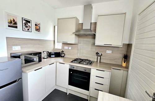 Glasgow House | Charming 3-Bed Oasis-free parking