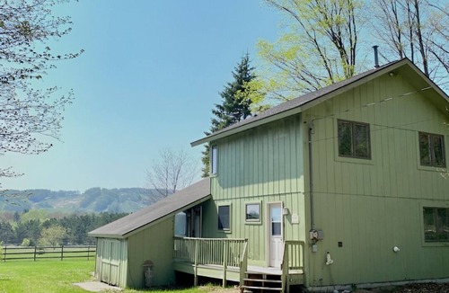 Harbor Springs Ski Chalet | Charming 3-bedroom chalet in Harbor Springs