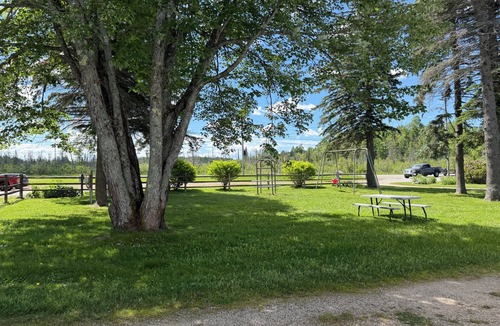 Kalkaska Condo | Charming 3-bedroom condo w/AC in Kalkaska on Manistee Lake -Perfect for relaxing