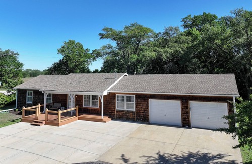 De Soto House | Charming 3-bedroom country house in tranquil De Soto near Kansas City