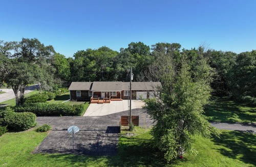 De Soto House | Charming 3-bedroom country house in tranquil De Soto near Kansas City