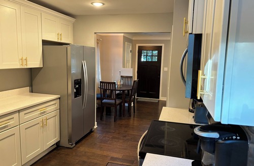 Crystal House | Charming 3-bedroom furnished house with AC, WiFi in tranquil Crystal Minnesota