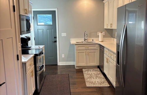 Crystal House | Charming 3-bedroom furnished house with AC, WiFi in tranquil Crystal Minnesota