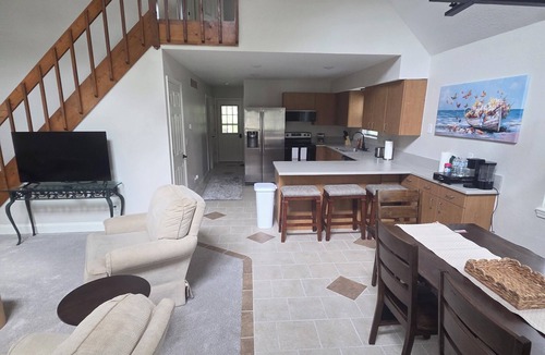 Warsaw House | Charming 3-bedroom plus extra beds in the basement living room in lovely Warsaw