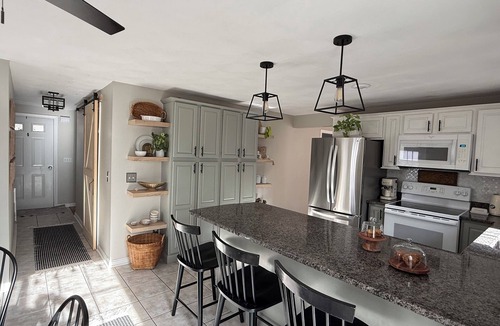 Charlestown House | Charming 3-bedroom house in delightful Charlestown with AC sleeps 8 beach pass