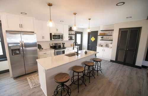 Indianapolis House | Charming 3 Bedroom Ranch in Keystone at the Crossing