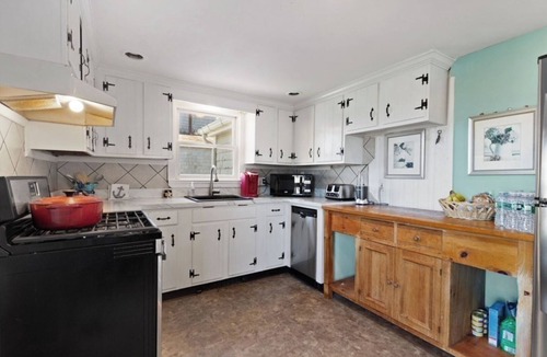 Scituate House | Charming 3 story house in Scituate surrounded by water