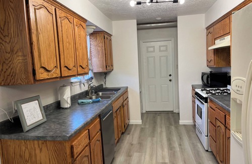 Rio Rancho House | Charming 3bedroom house in Rio Rancho with WiFi, AC, garage and fenced backyard