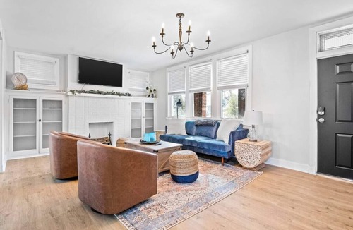 Aspinwall House | Charming 3Bedroom Near Downtown, Parking, Walkable