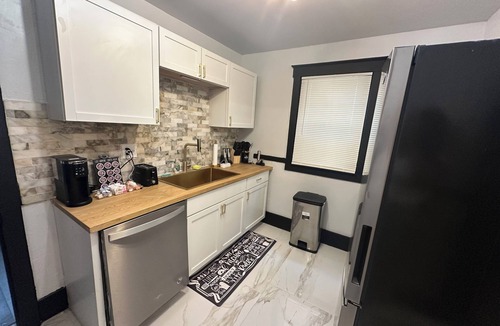 Detroit House | Charming 3BR Retreat Steps from Grosse Pointe, Close to Downtown