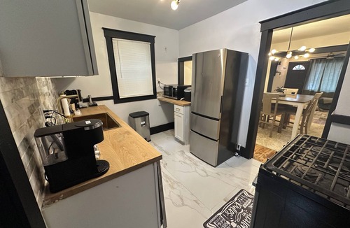 Detroit House | Charming 3BR Retreat Steps from Grosse Pointe, Close to Downtown