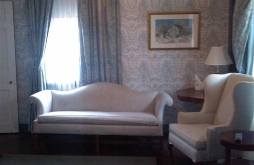 Farmington House | Charming 4 Bedroom Historic House in Farmington, ~CT~